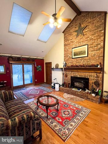 2 CONSTITUTION, Flemington, NJ 08822