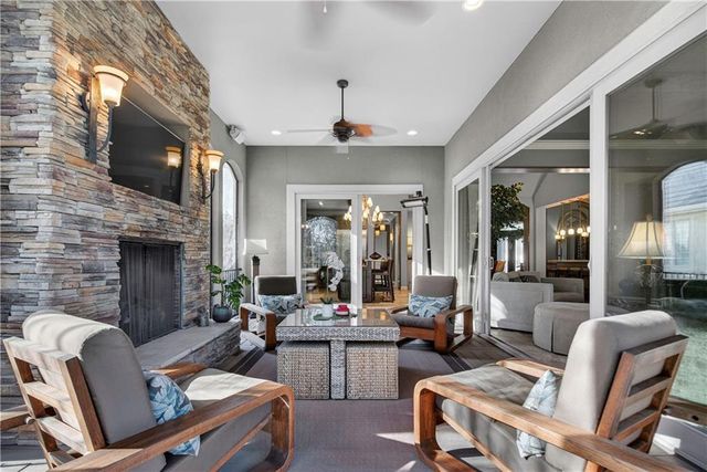 5275 W 150th Terrace, Leawood, KS 66224