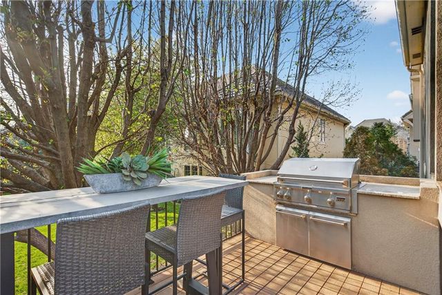 5275 W 150th Terrace, Leawood, KS 66224