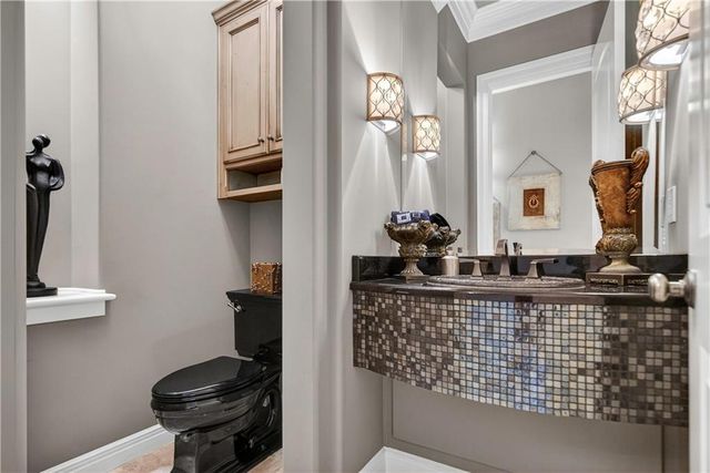 5275 W 150th Terrace, Leawood, KS 66224