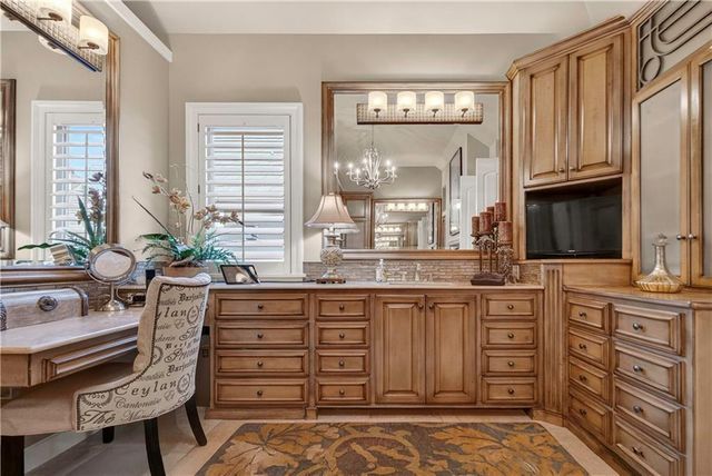 5275 W 150th Terrace, Leawood, KS 66224