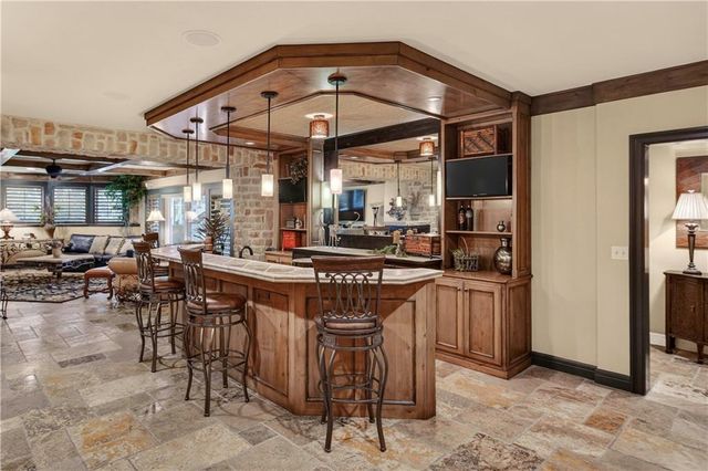 5275 W 150th Terrace, Leawood, KS 66224