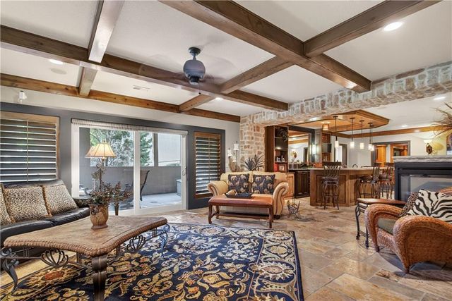 5275 W 150th Terrace, Leawood, KS 66224