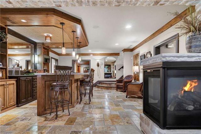 5275 W 150th Terrace, Leawood, KS 66224