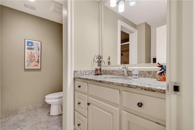 5275 W 150th Terrace, Leawood, KS 66224