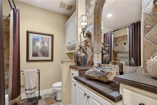 5275 W 150th Terrace, Leawood, KS 66224