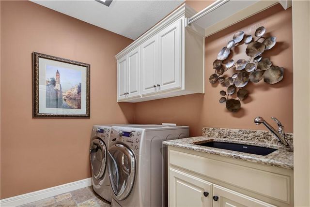 5275 W 150th Terrace, Leawood, KS 66224