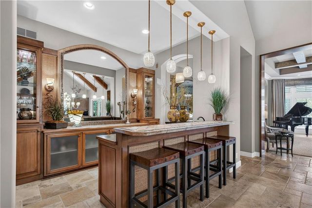 5275 W 150th Terrace, Leawood, KS 66224