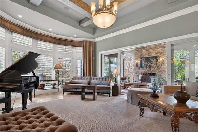 5275 W 150th Terrace, Leawood, KS 66224
