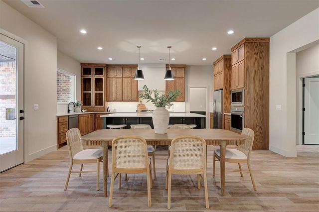 21205 Reserve Circle, Harrah, OK 73045