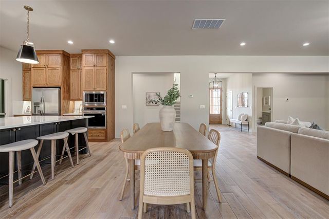 21205 Reserve Circle, Harrah, OK 73045