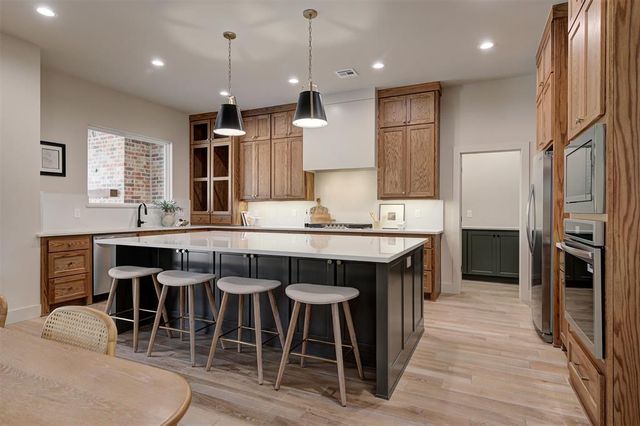 21205 Reserve Circle, Harrah, OK 73045