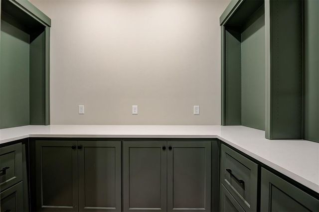 21205 Reserve Circle, Harrah, OK 73045