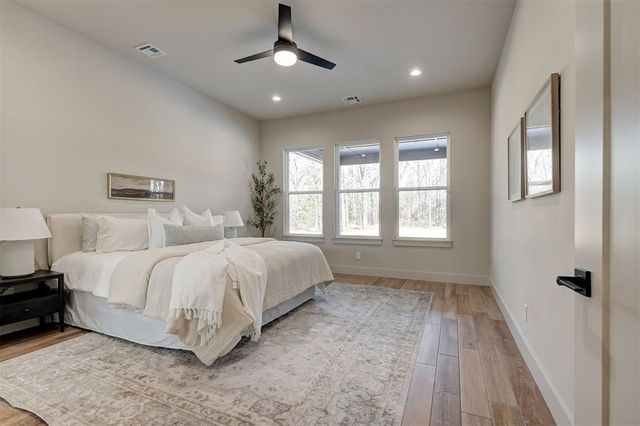 21205 Reserve Circle, Harrah, OK 73045