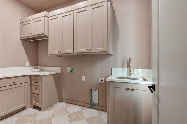 21205 Reserve Circle, Harrah, OK 73045