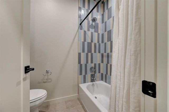 21205 Reserve Circle, Harrah, OK 73045