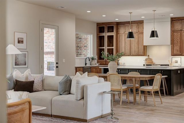 21205 Reserve Circle, Harrah, OK 73045