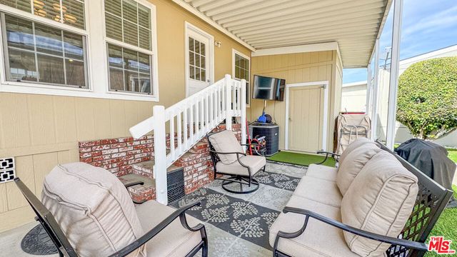 411 Gold Finch Lane, Fountain Valley, CA 92708