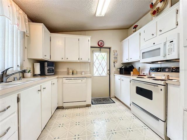 25125 BELLEVUE, Leesburg, FL 34748