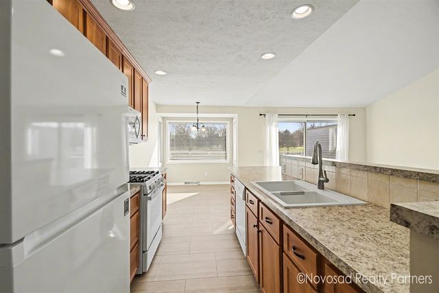 6028 Gleneagle Drive, Hudsonville, MI 49426