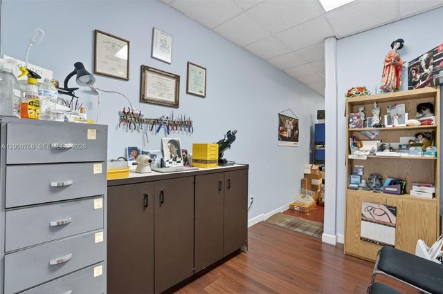 8562 SW 8th St, Miami, FL 33144