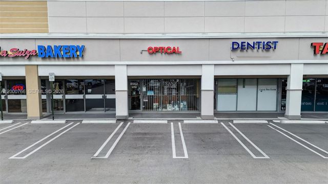 8562 SW 8th St, Miami, FL 33144