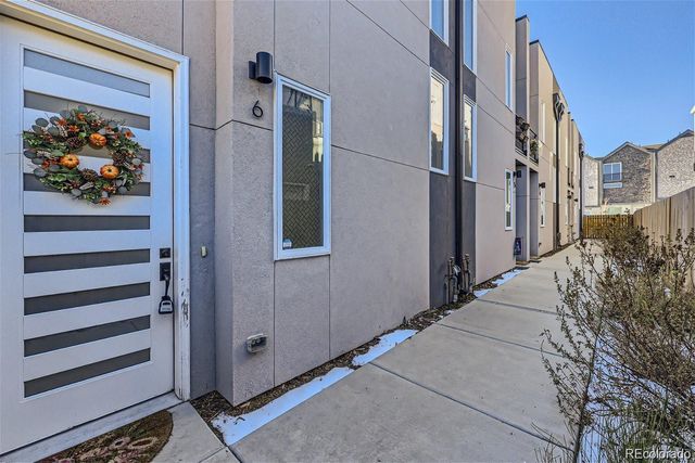 1272 Yates 6, Denver, CO 80204