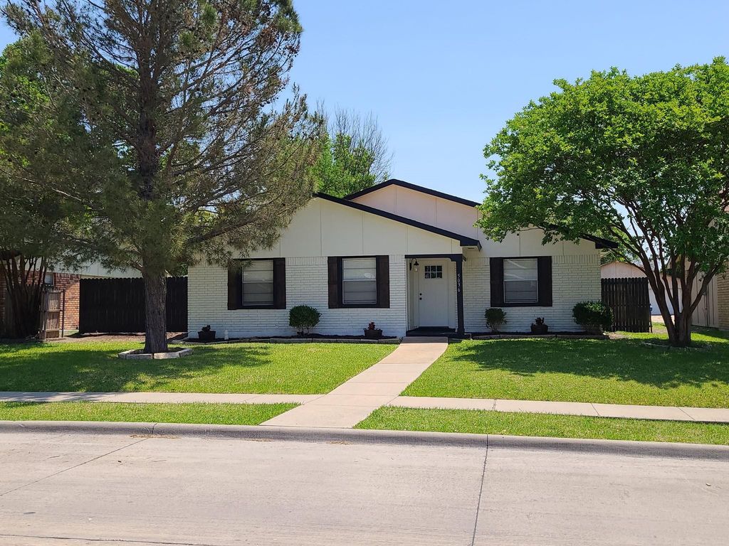 5036 Avery Lane, The Colony, TX 75056