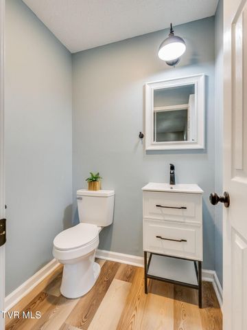 301 Larkspur Drive, Kingsport, TN 37660