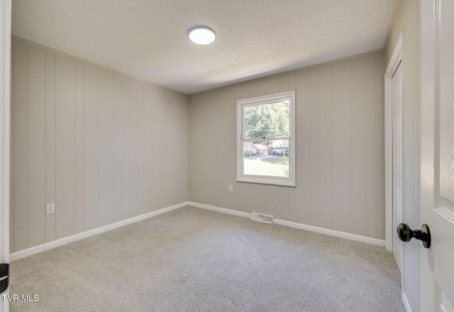 301 Larkspur Drive, Kingsport, TN 37660