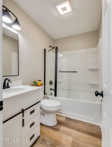 301 Larkspur Drive, Kingsport, TN 37660