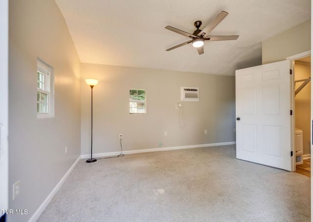 301 Larkspur Drive, Kingsport, TN 37660