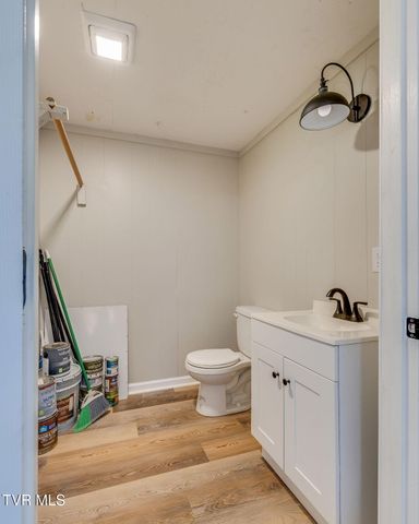 301 Larkspur Drive, Kingsport, TN 37660