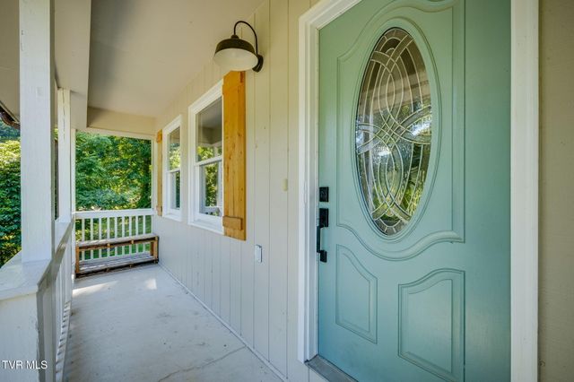 301 Larkspur Drive, Kingsport, TN 37660
