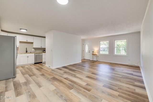 301 Larkspur Drive, Kingsport, TN 37660