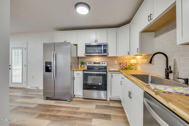 301 Larkspur Drive, Kingsport, TN 37660
