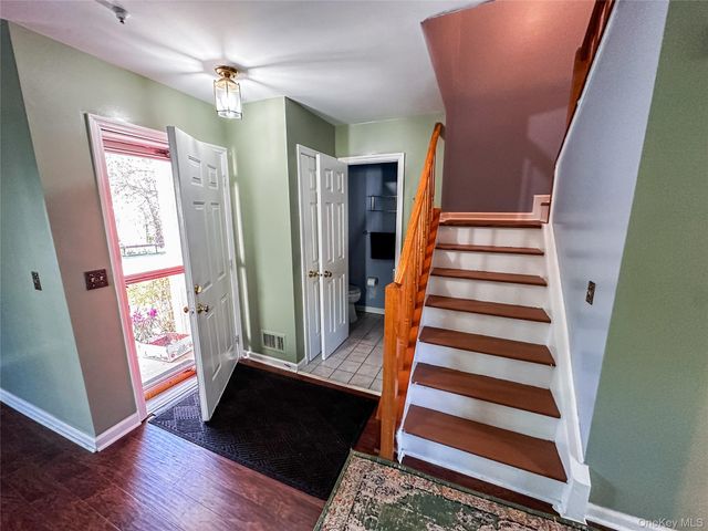 29 Stone Creek Lane, Briarcliff Manor, NY 10510