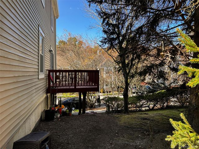 29 Stone Creek Lane, Briarcliff Manor, NY 10510