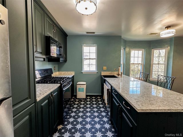 29 Stone Creek Lane, Briarcliff Manor, NY 10510