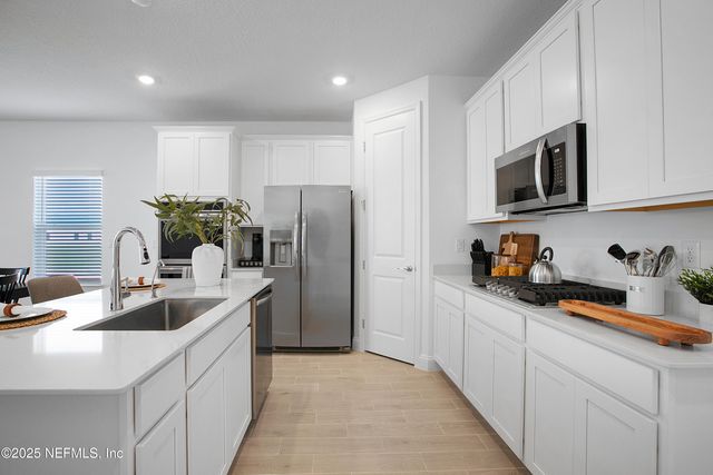 483 MURPHYS Drive, St. Johns, FL 32259