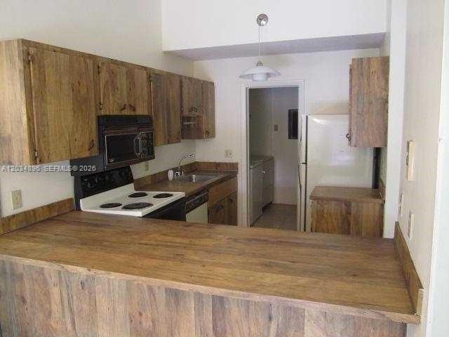 3819 SW 69th Avenue 14L, Miramar, FL 33023