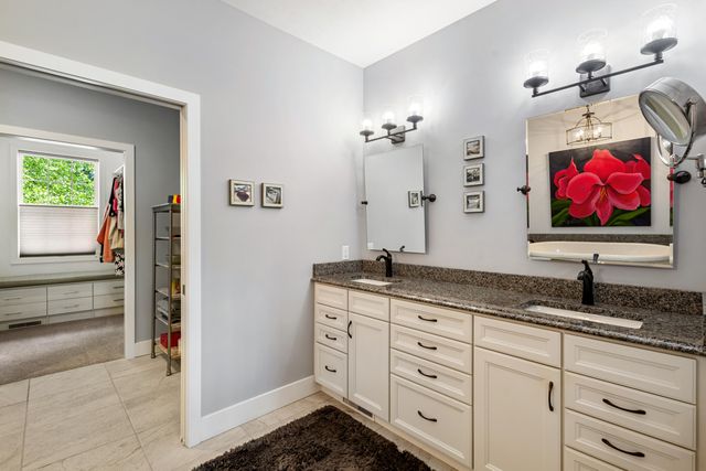 2213 Hunters Pond, Kalamazoo, MI 49048