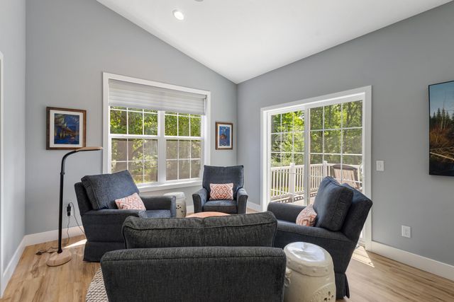 2213 Hunters Pond, Kalamazoo, MI 49048