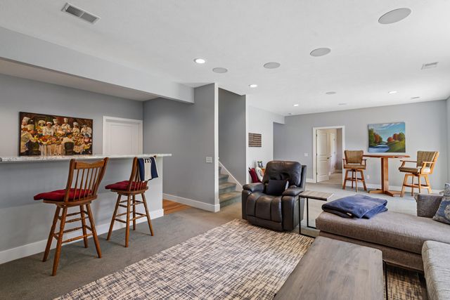 2213 Hunters Pond, Kalamazoo, MI 49048