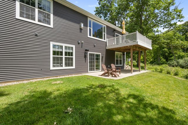 2213 Hunters Pond, Kalamazoo, MI 49048