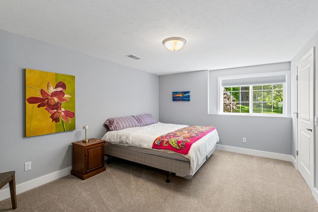2213 Hunters Pond, Kalamazoo, MI 49048