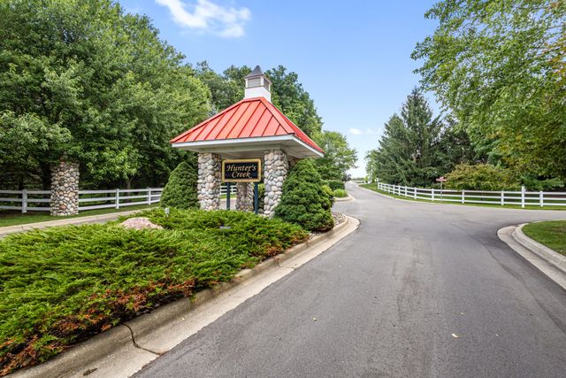 2213 Hunters Pond, Kalamazoo, MI 49048