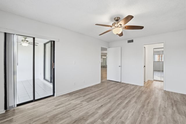 4725 E Lucerne Lakes Blvd Boulevard E 114, Lake Worth, FL 33467