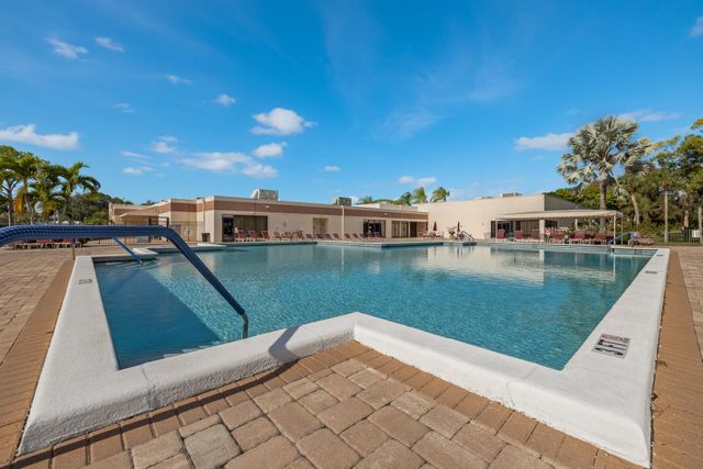 4725 E Lucerne Lakes Blvd Boulevard E 114, Lake Worth, FL 33467