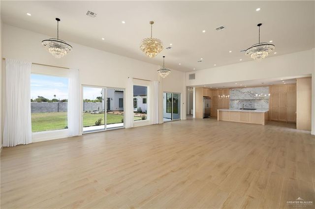 1215 E Chelsea Drive, Palmhurst, TX 78573